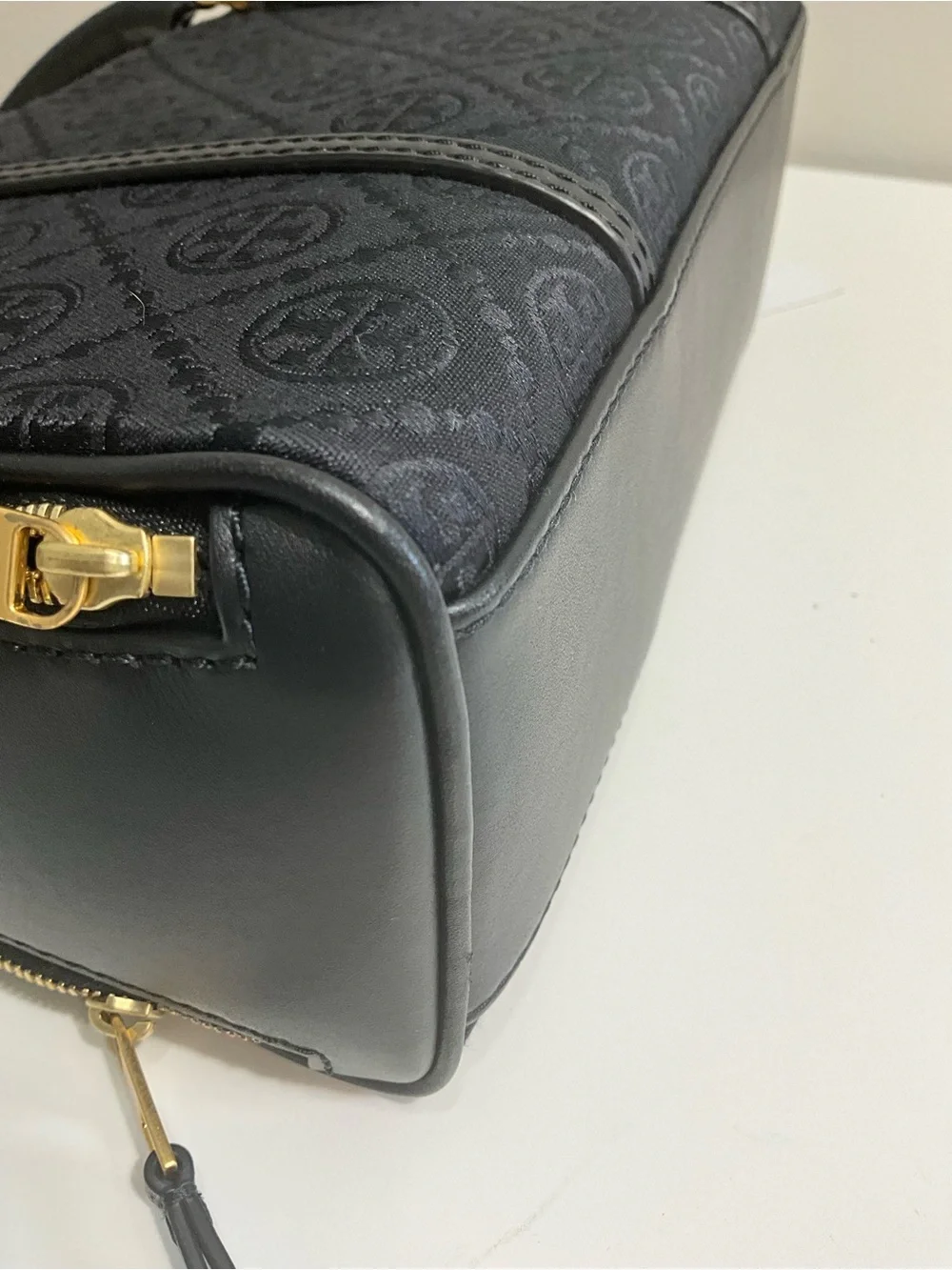 Tory Burch Black T Monogram Marshmallow Jacquard Shoulder Bag  Gold Hardware